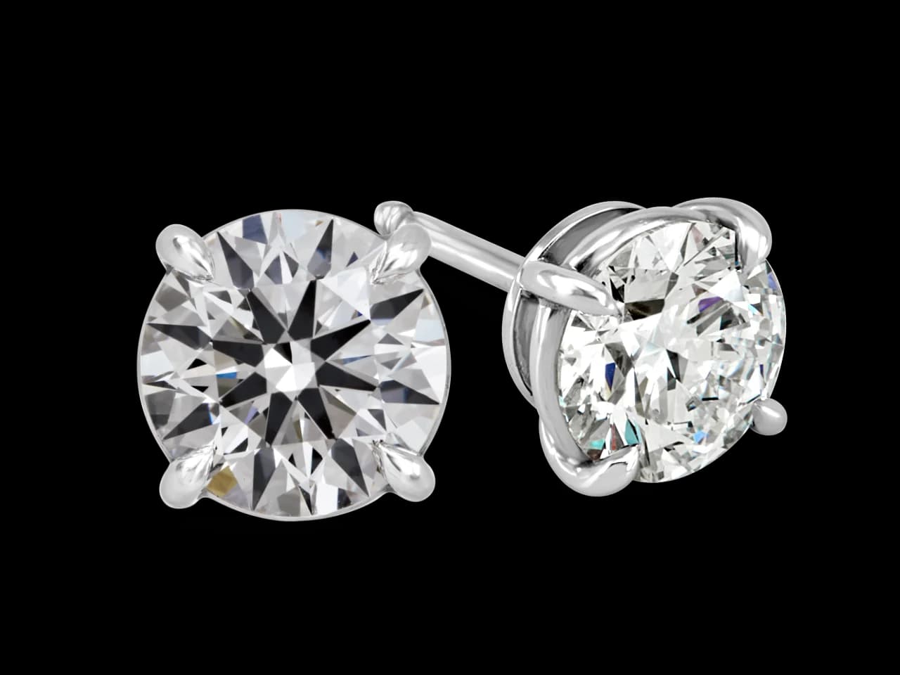 Classic Four Pront Stud Diamond Earrings